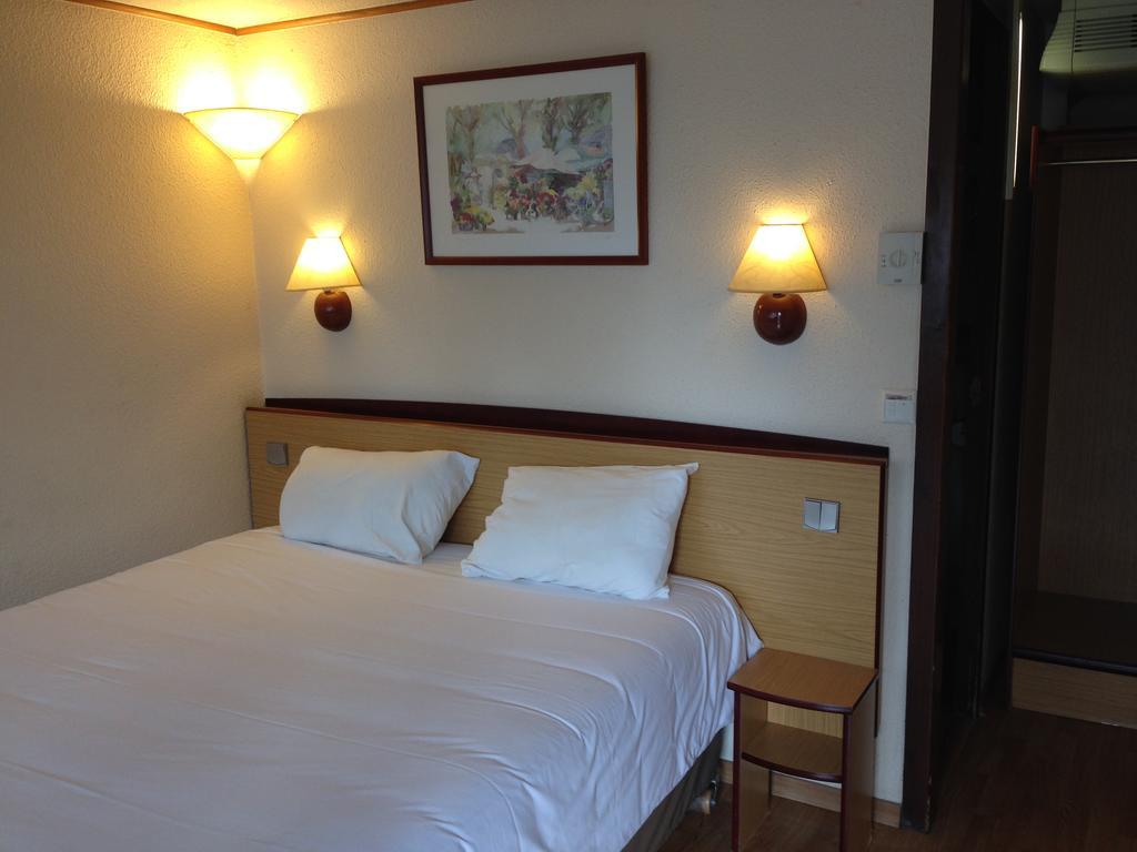 Campanile Mulhouse - Illzach Ile Napoleon Hotel Buitenkant foto