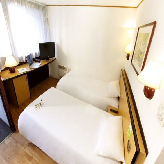 Campanile Mulhouse - Illzach Ile Napoleon Hotel Buitenkant foto